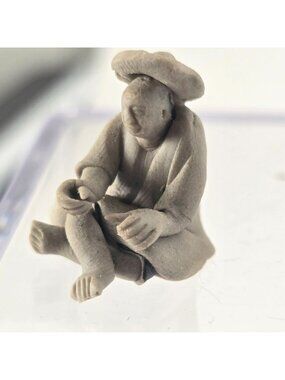 Miniature Japanese Mudman Seated Figurine Of A Man In Traditional Attire je169